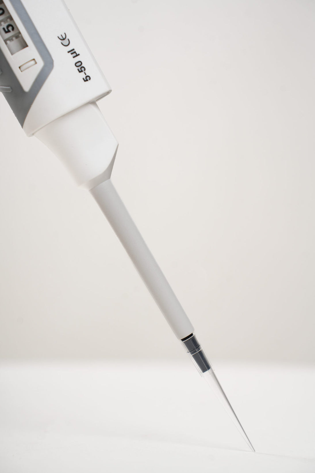 Vertex Premium Fully Autoclavable Micropipette with 4-Digit Display