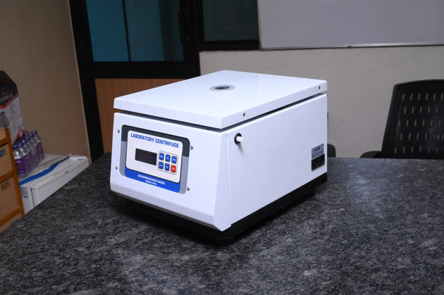 Micro centrifuge Machine Brushless - Labmart.in
