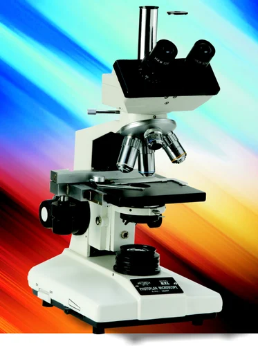 Trinocular Biological Microscope - Labmart.in